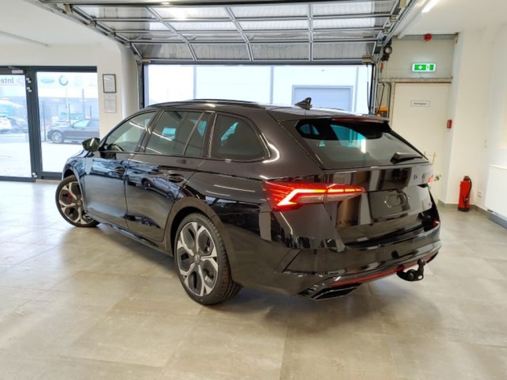 SKODA-OCTAVIA-2.0 TSI RS 265 PK DCC/LEDER/PANO-DAK/TREKHAAK/360-CAMERA