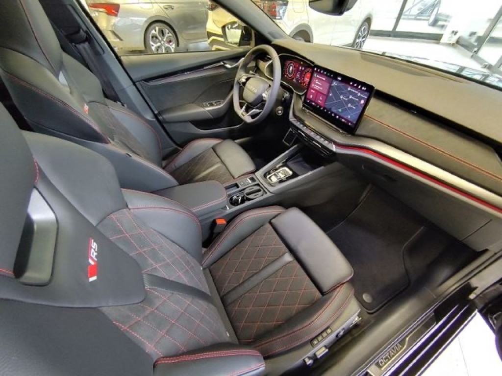 SKODA-OCTAVIA-2.0 TSI RS 265 PK DCC/LEDER/PANO-DAK/TREKHAAK/360-CAMERA