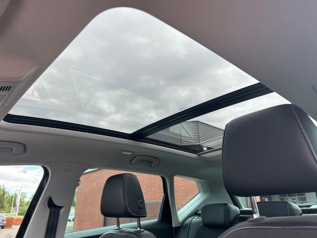 SEAT-ATECA-2.0 TDI DSG XPERIENCE 4DRIVE PANO-DAK/360-CAMERA/MEMORY/NAVI/ACC