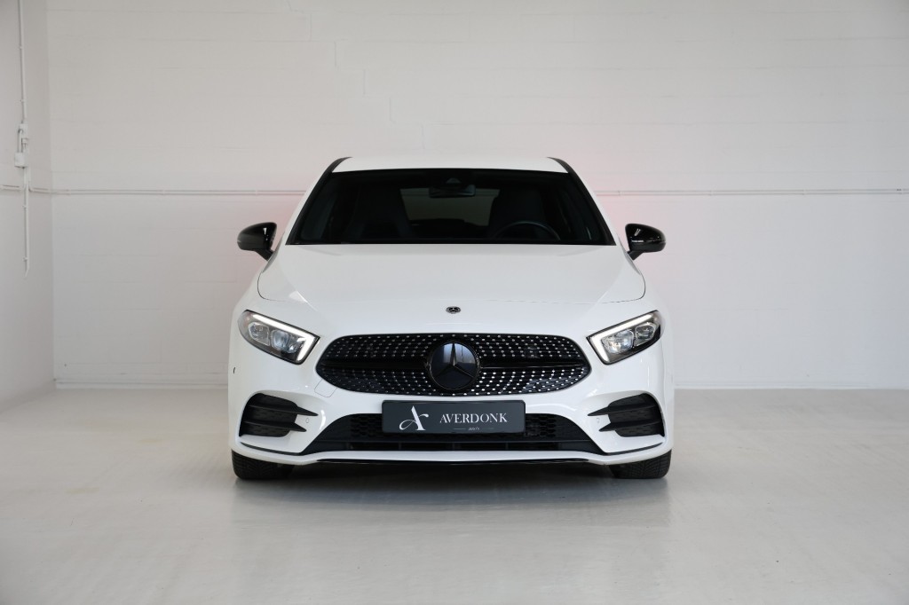 MERCEDES-BENZ-A-KLASSE-A180 AMG NIGHT ED. AUT. *Sfeerv/Cam/Stoelvw/Widescreen*