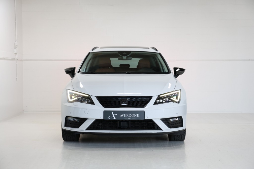 SEAT-LEON-ST Tsi 116pk Ultimate Edition Pano/Trekh/Leder/Virtual/Cam