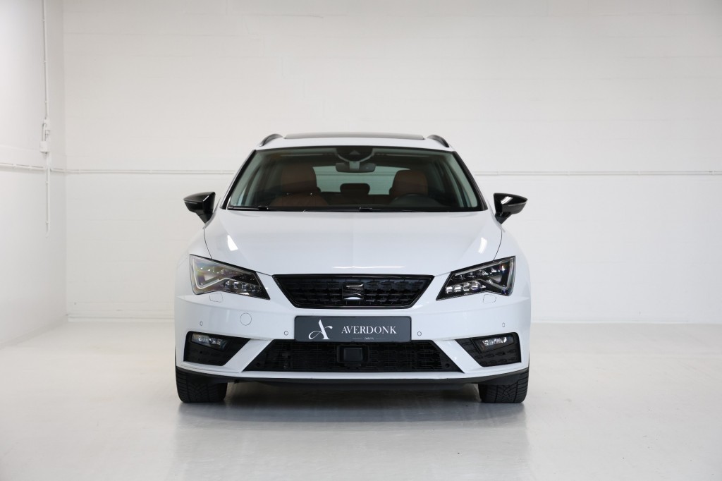 SEAT-LEON-ST Tsi 116pk Ultimate Edition Pano/Trekh/Leder/Virtual/Cam