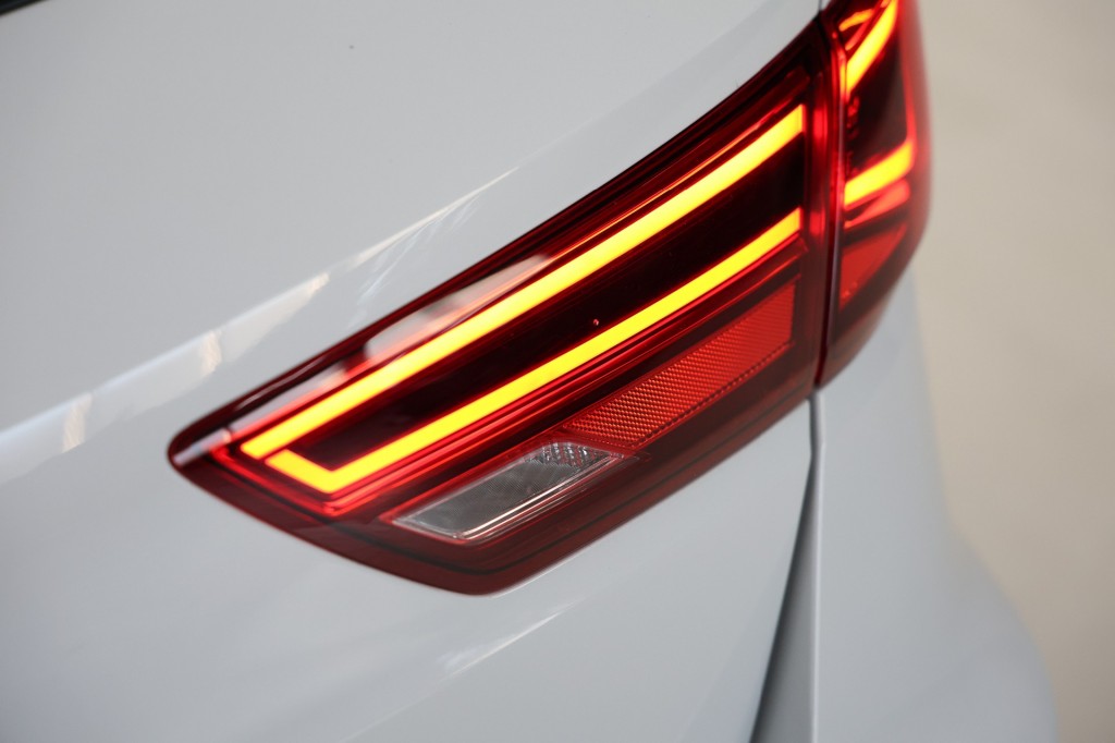 SEAT-LEON-ST Tsi 116pk Ultimate Edition Pano/Trekh/Leder/Virtual/Cam