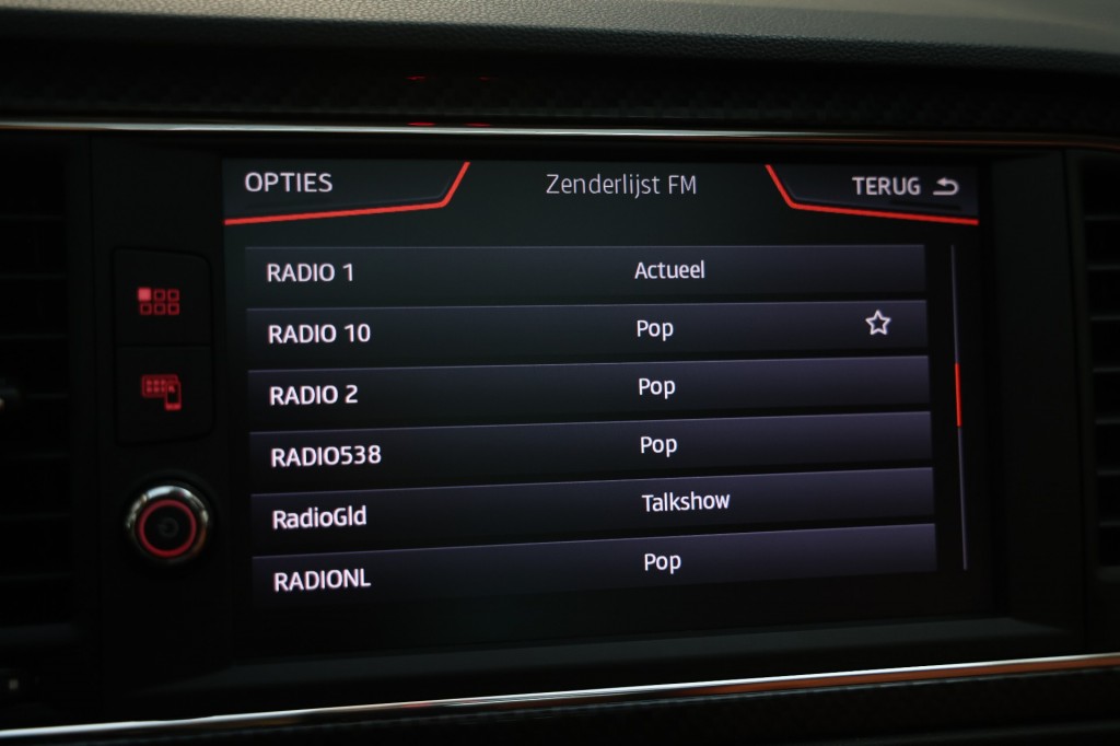 SEAT-LEON-ST Tsi 116pk Ultimate Edition Pano/Trekh/Leder/Virtual/Cam