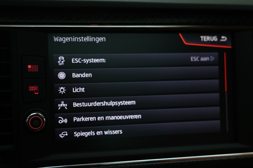 SEAT-LEON-ST Tsi 116pk Ultimate Edition Pano/Trekh/Leder/Virtual/Cam