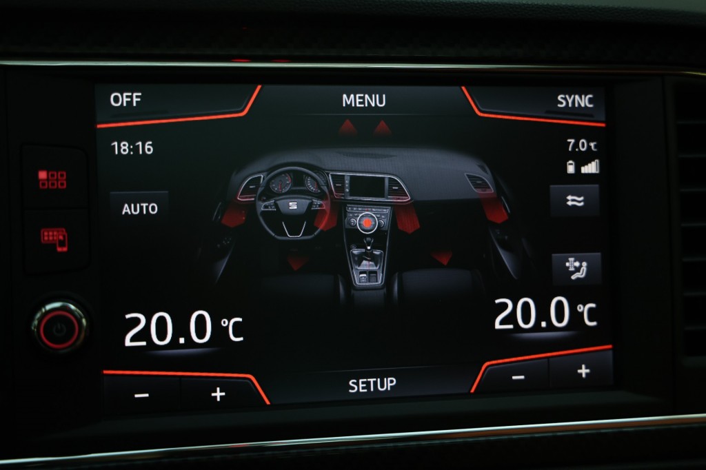 SEAT-LEON-ST Tsi 116pk Ultimate Edition Pano/Trekh/Leder/Virtual/Cam