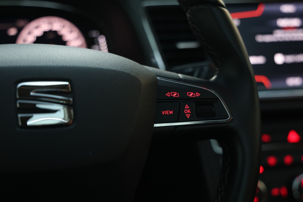 SEAT-LEON-ST Tsi 116pk Ultimate Edition Pano/Trekh/Leder/Virtual/Cam