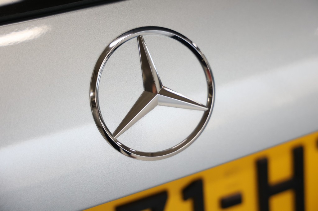 MERCEDES-BENZ-C-KLASSE-Estate 300 e Luxury 12mnd garantie/Trekhaak/NAP