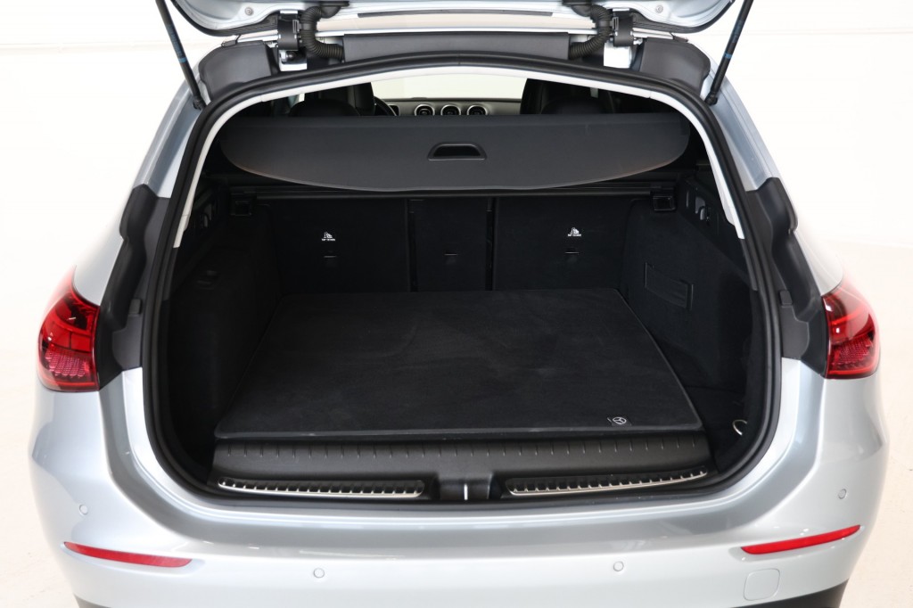 MERCEDES-BENZ-C-KLASSE-Estate 300 e Luxury 12mnd garantie/Trekhaak/NAP
