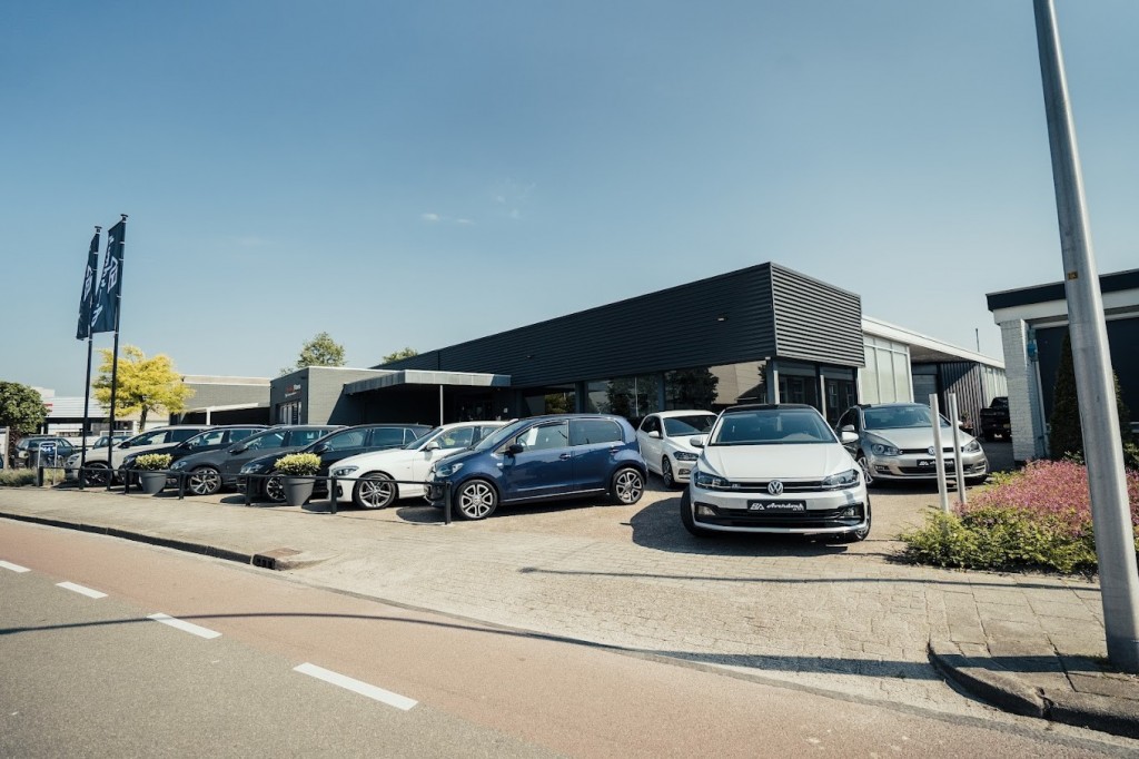 MERCEDES-BENZ-C-KLASSE-Estate 300 e Luxury 12mnd garantie/Trekhaak/NAP