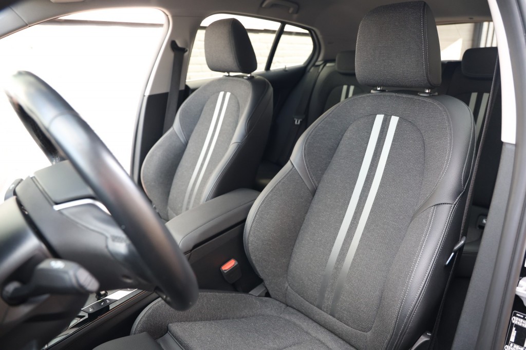 BMW-1-SERIE-118i Executive Business Aut. NAP/Sportstoelen/Live Cockpit Prof