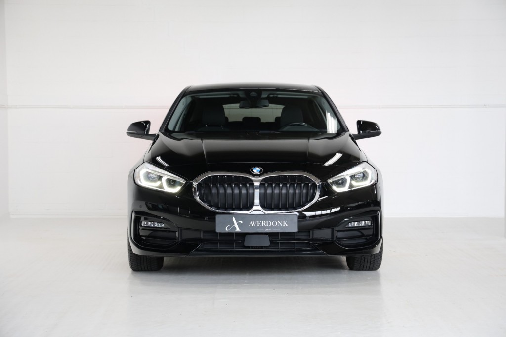 BMW-1-SERIE-118i Executive Business Aut. NAP/Sportstoelen/Live Cockpit Prof