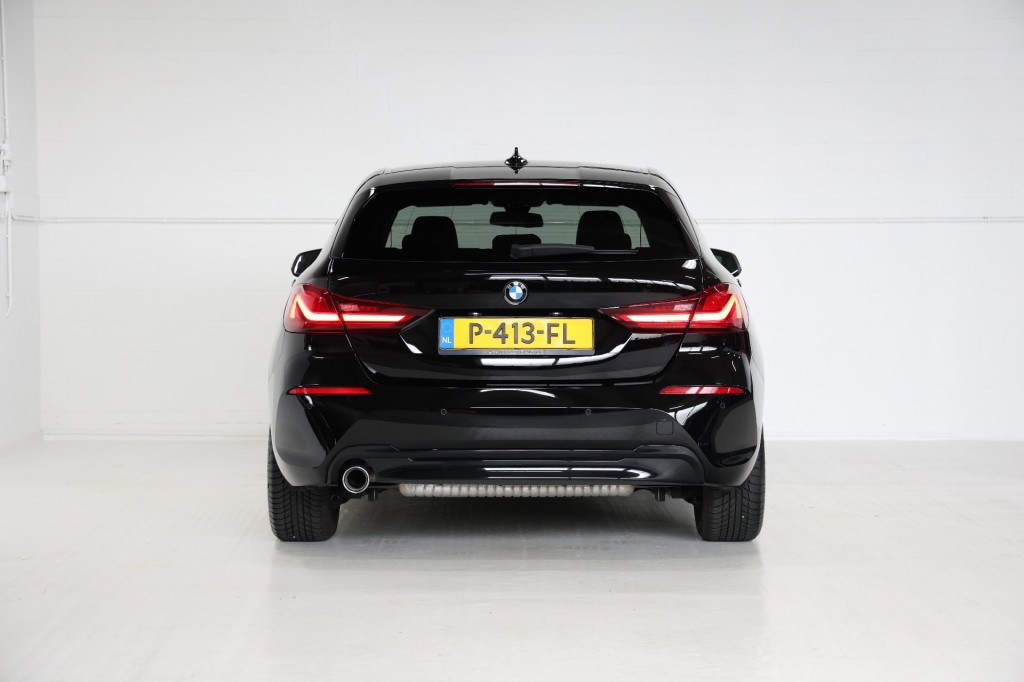 BMW-1-SERIE-118i Executive Business Aut. NAP/Sportstoelen/Live Cockpit Prof