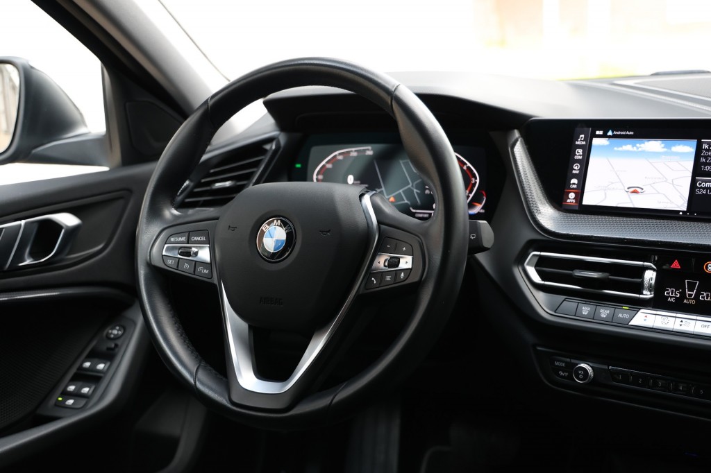 BMW-1-SERIE-118i Executive Business Aut. NAP/Sportstoelen/Live Cockpit Prof