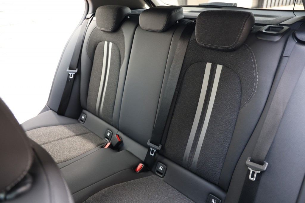 BMW-1-SERIE-118i Executive Business Aut. NAP/Sportstoelen/Live Cockpit Prof