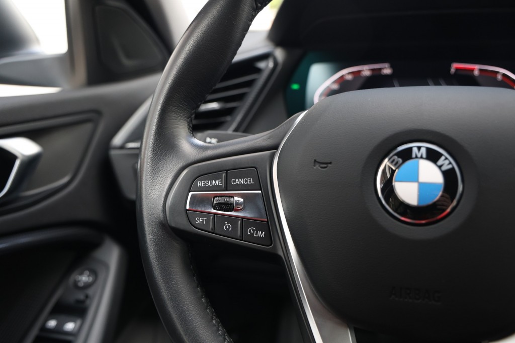 BMW-1-SERIE-118i Executive Business Aut. NAP/Sportstoelen/Live Cockpit Prof