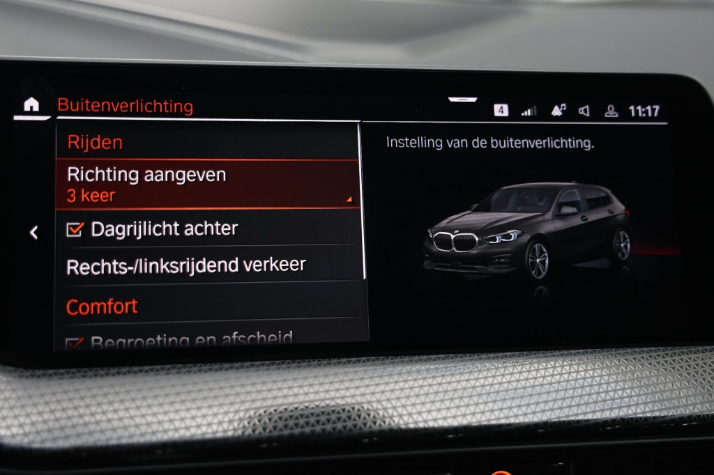 BMW-1-SERIE-118i Executive Business Aut. NAP/Sportstoelen/Live Cockpit Prof