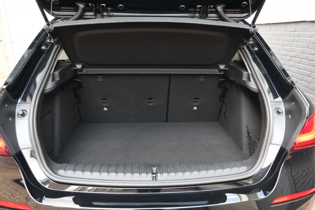 BMW-1-SERIE-118i Executive Business Aut. NAP/Sportstoelen/Live Cockpit Prof