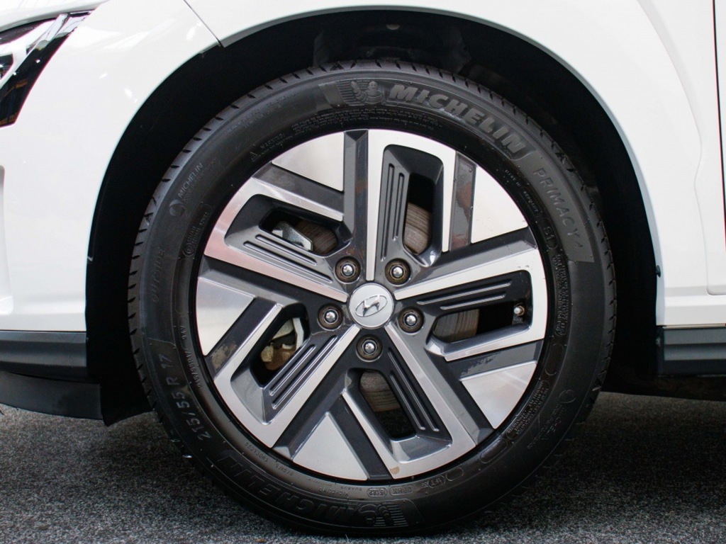 HYUNDAI-KONA-EV Premium 64 kWh Private lease 609 pm