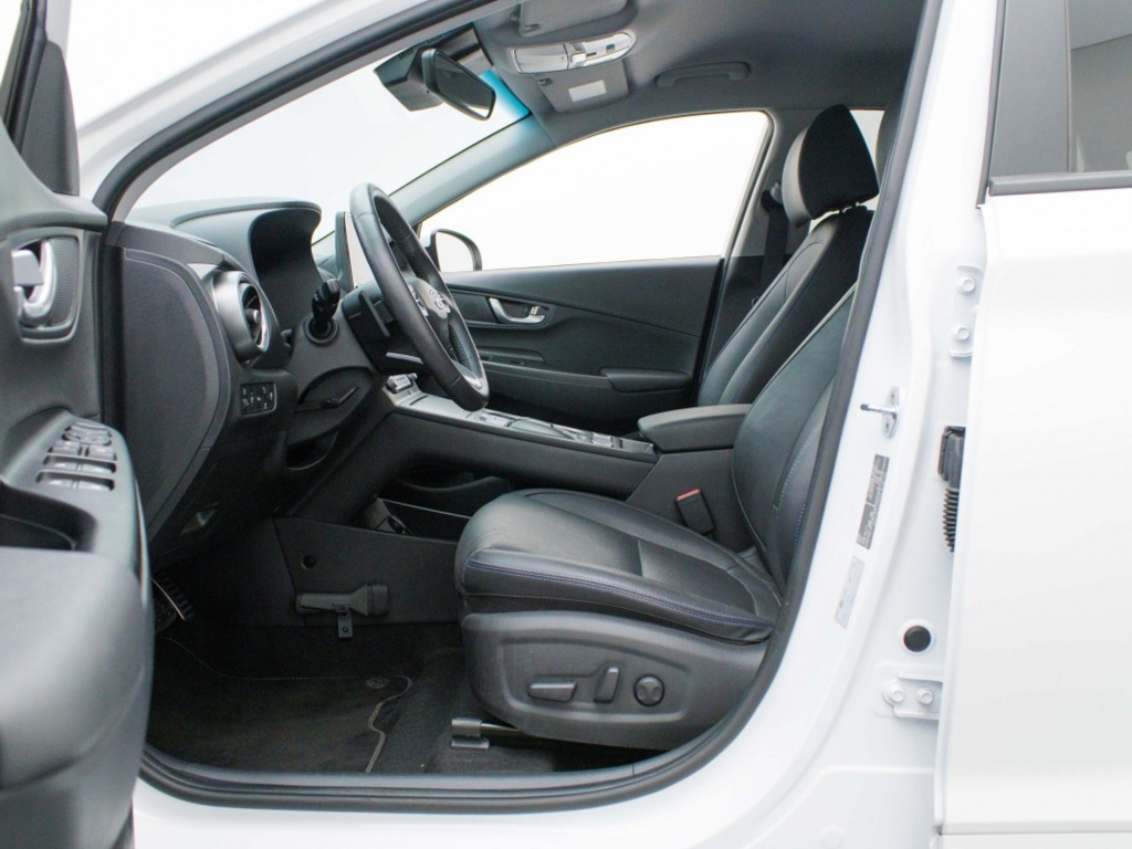 HYUNDAI-KONA-EV Premium 64 kWh Private lease 609 pm
