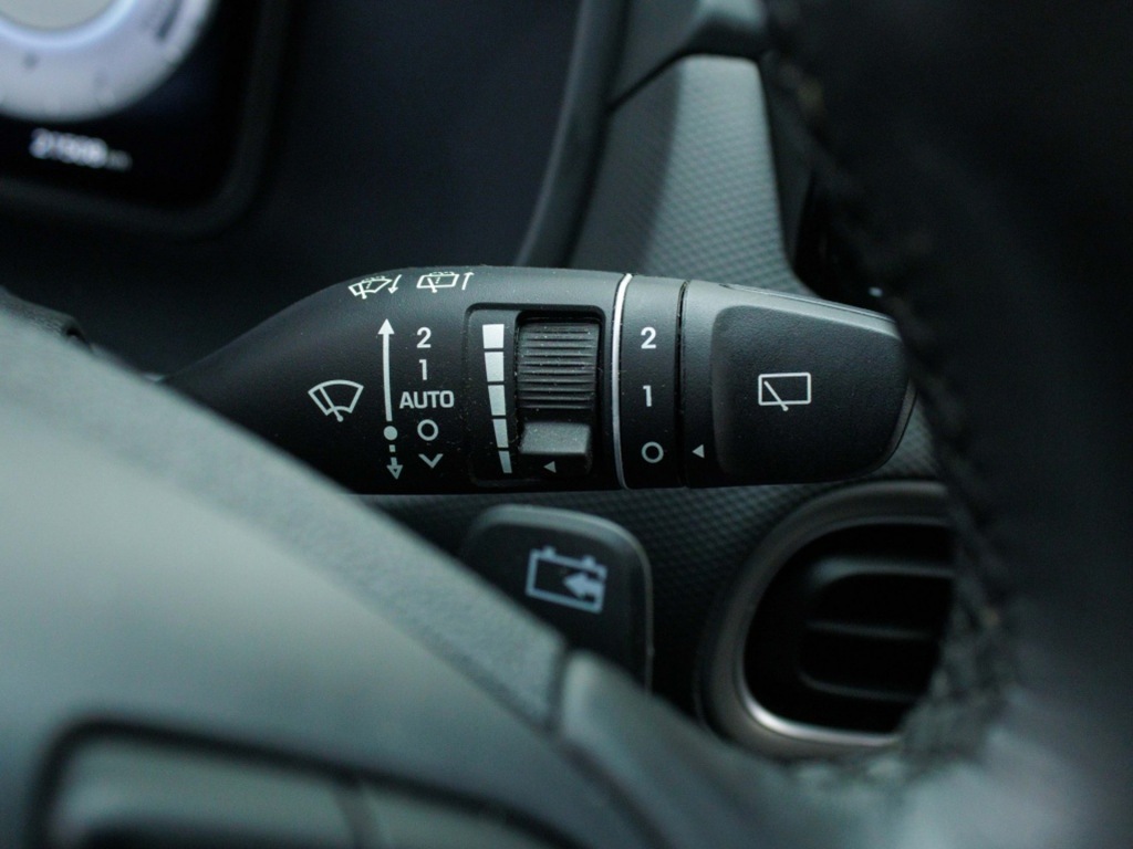 HYUNDAI-KONA-EV Premium 64 kWh Private lease 609 pm