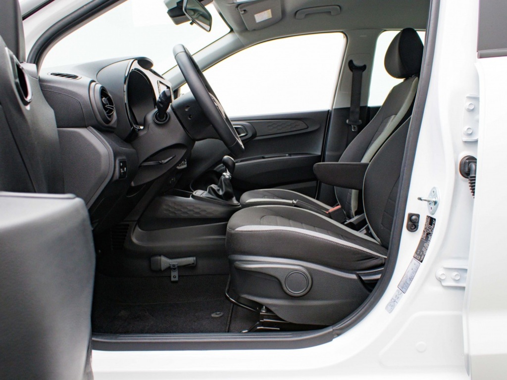HYUNDAI-I10-1.0 Comfort Smart Private lease 319 p.m.