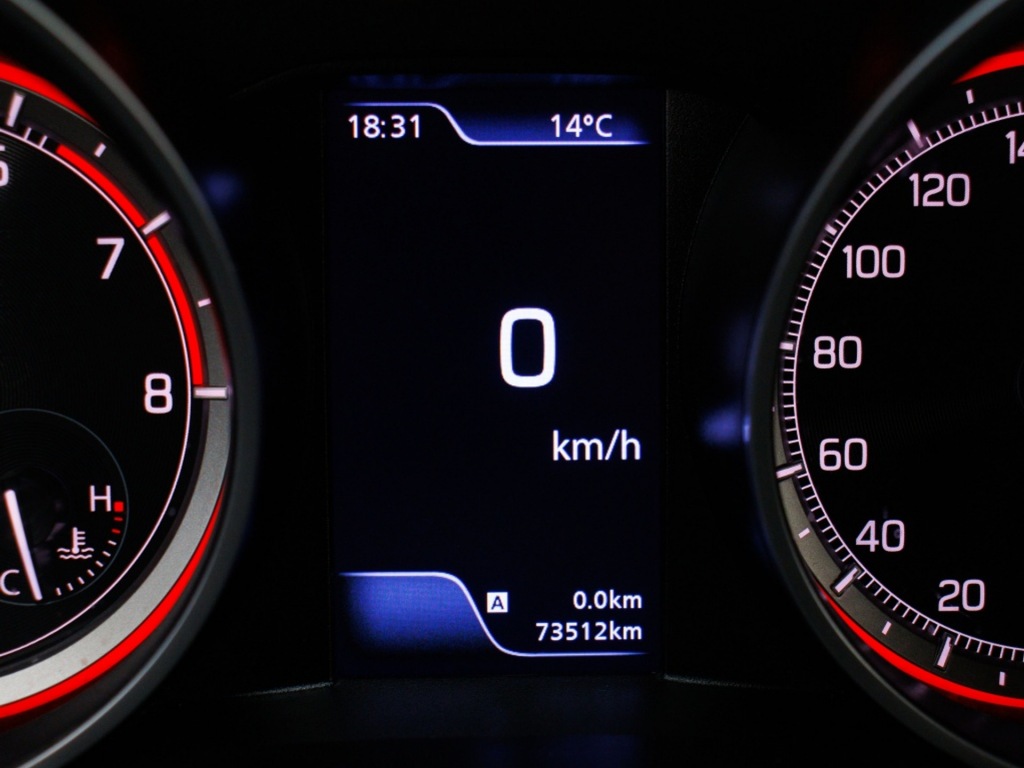 SUZUKI-SWIFT-1.2 Stijl Smart Hybrid All-seasons Navi by App