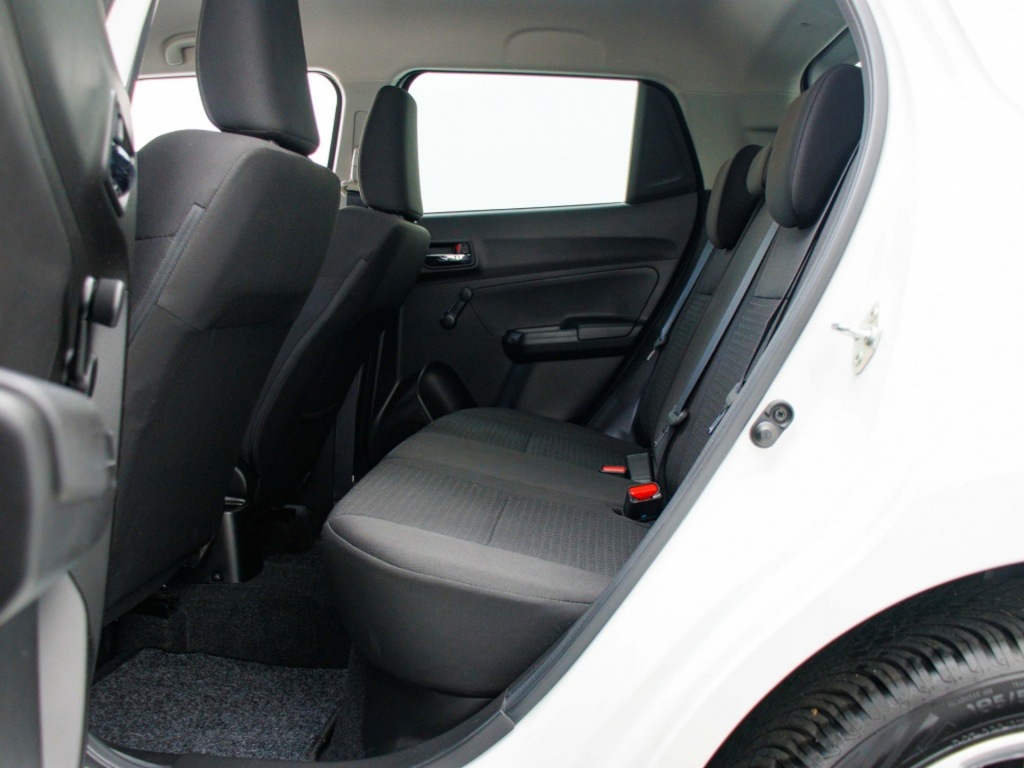 SUZUKI-SWIFT-1.2 Stijl Smart Hybrid All-seasons Navi by App