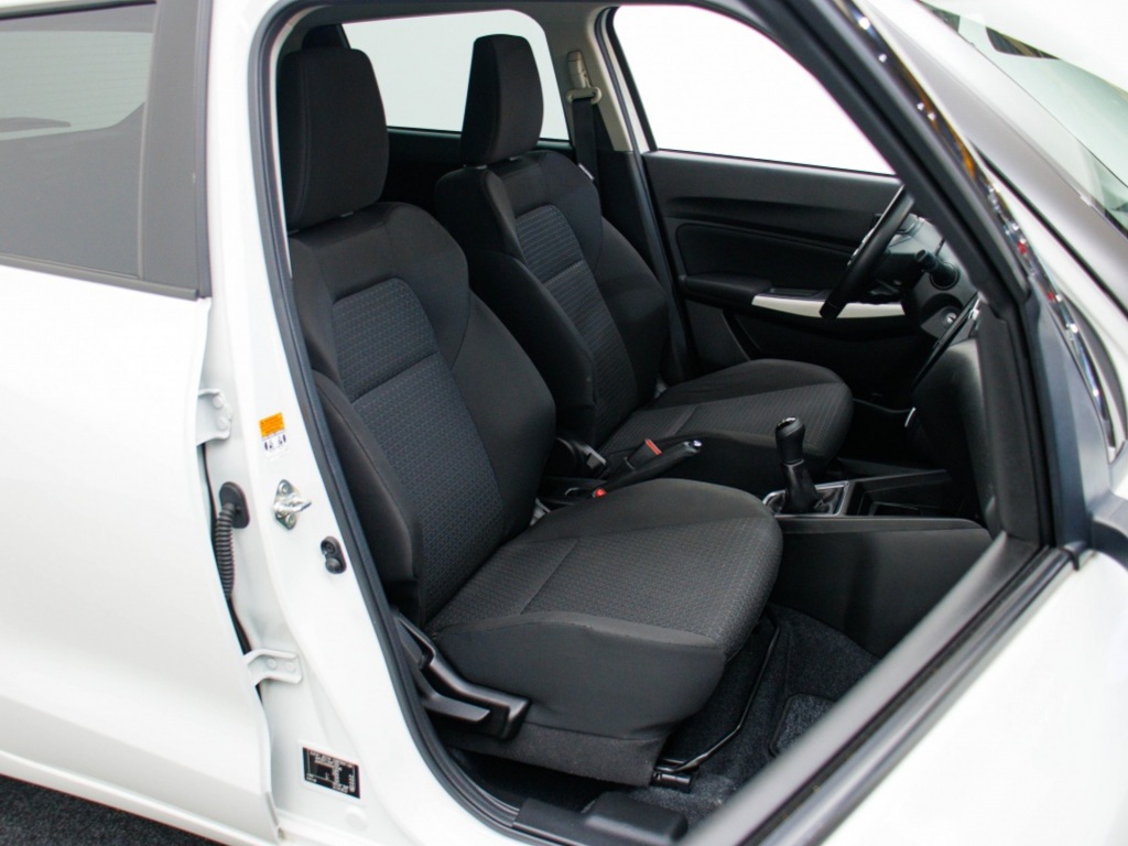 SUZUKI-SWIFT-1.2 Stijl Smart Hybrid All-seasons Navi by App