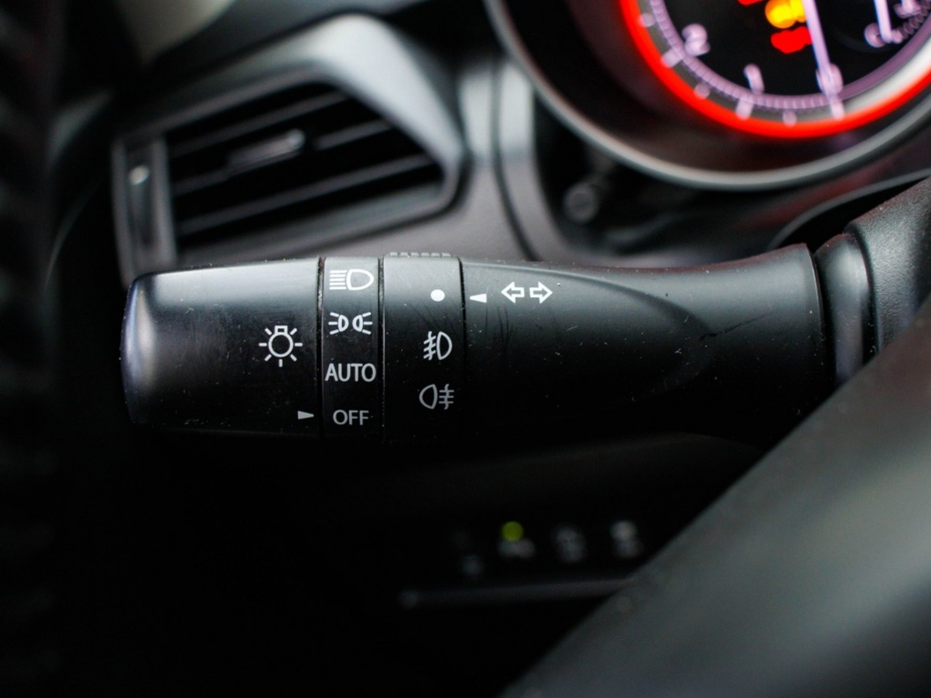SUZUKI-SWIFT-1.2 Stijl Smart Hybrid All-seasons Navi by App