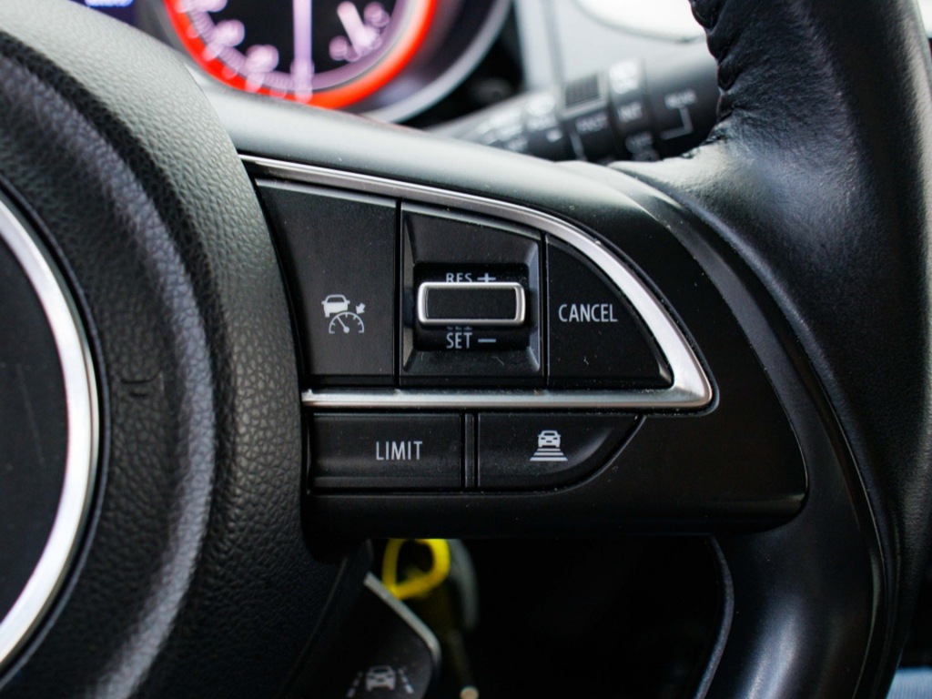 SUZUKI-SWIFT-1.2 Stijl Smart Hybrid All-seasons Navi by App