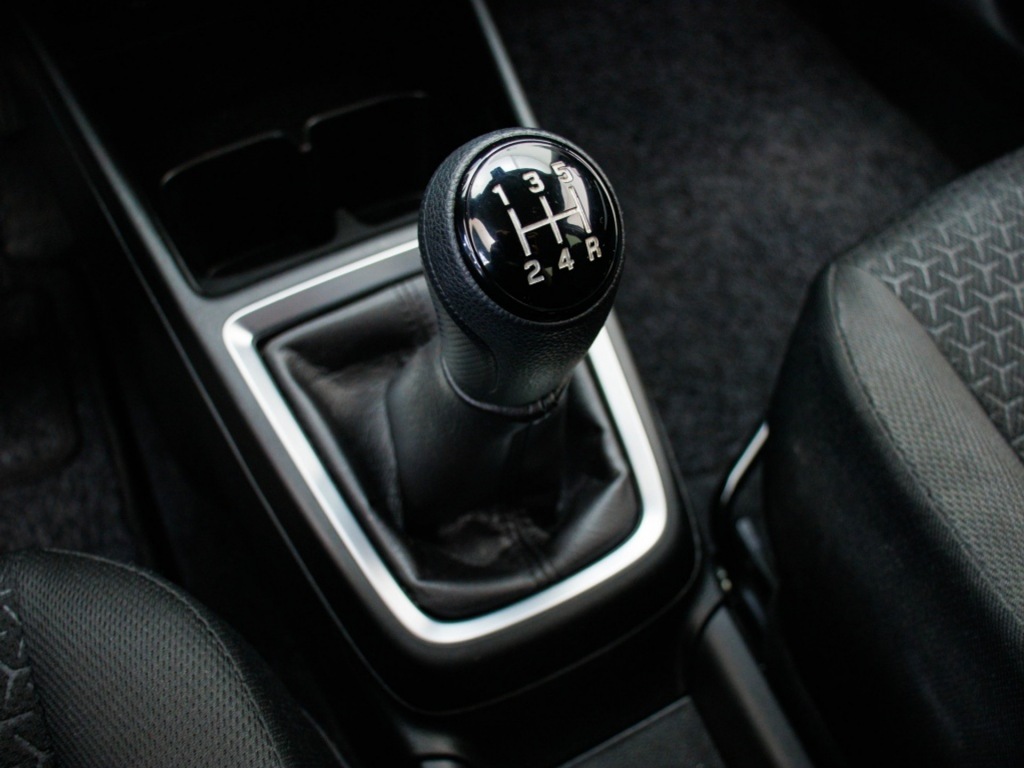 SUZUKI-SWIFT-1.2 Stijl Smart Hybrid All-seasons Navi by App