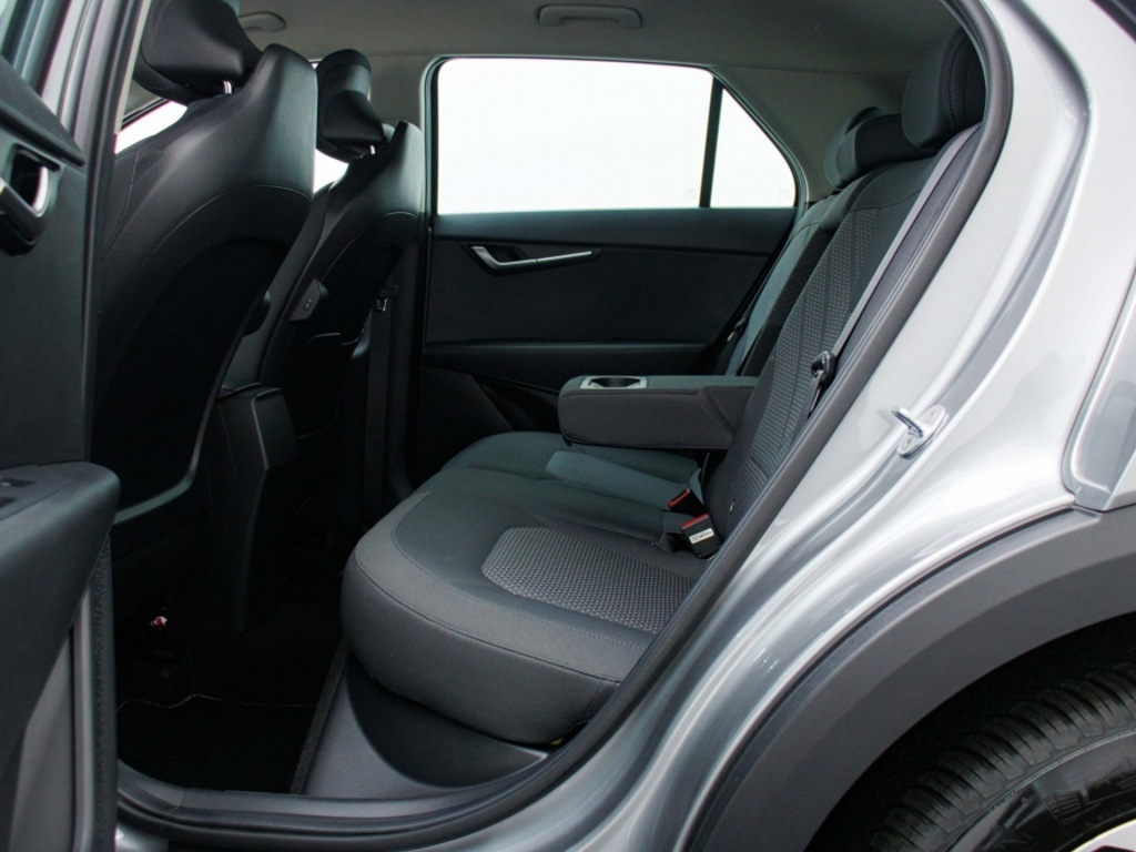 KIA-NIRO-1.6 GDi PHEV DynamicLine Private lease 499 pm