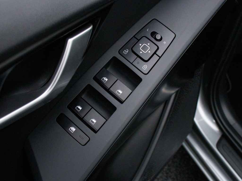 KIA-NIRO-1.6 GDi PHEV DynamicLine Private lease 499 pm