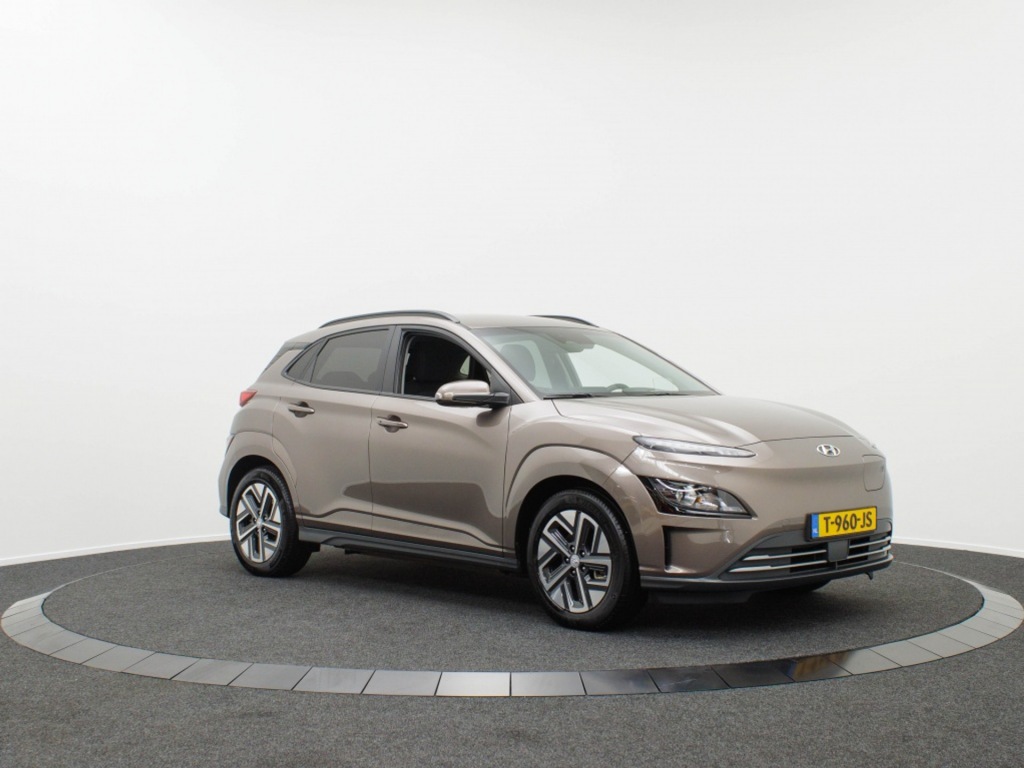 HYUNDAI-KONA-EV Fashion 64 kWh DEMO Private lease 569 p.m.