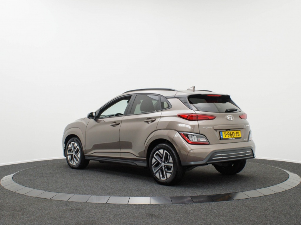 HYUNDAI-KONA-EV Fashion 64 kWh DEMO Private lease 569 p.m.