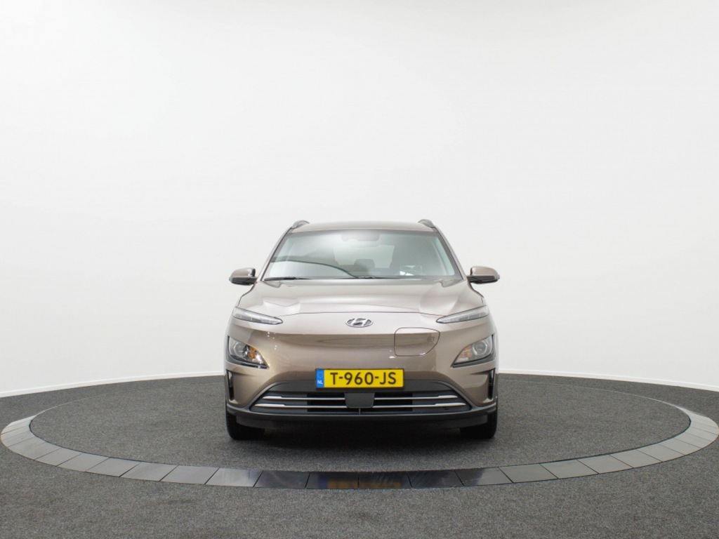 HYUNDAI-KONA-EV Fashion 64 kWh DEMO Private lease 569 p.m.