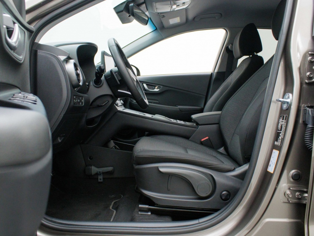 HYUNDAI-KONA-EV Fashion 64 kWh DEMO Private lease 569 p.m.