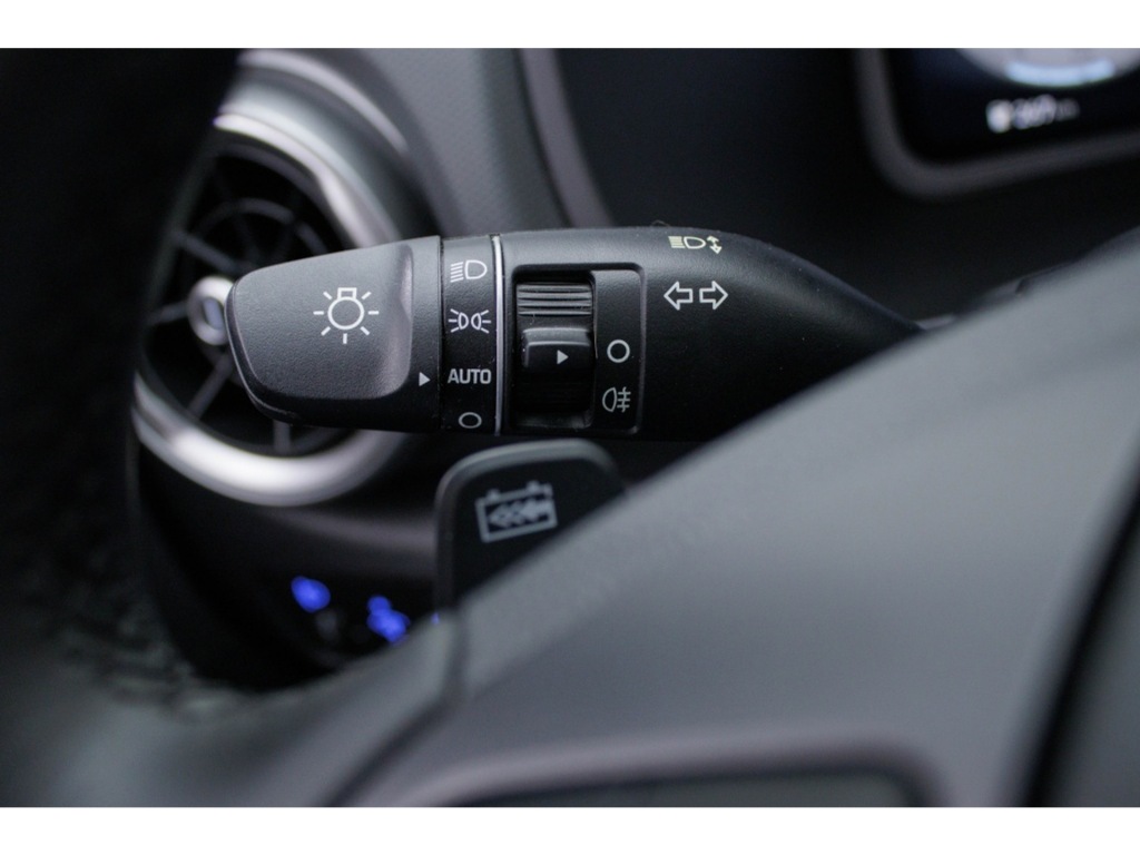 HYUNDAI-KONA-EV Fashion 64 kWh DEMO Private lease 569 p.m.