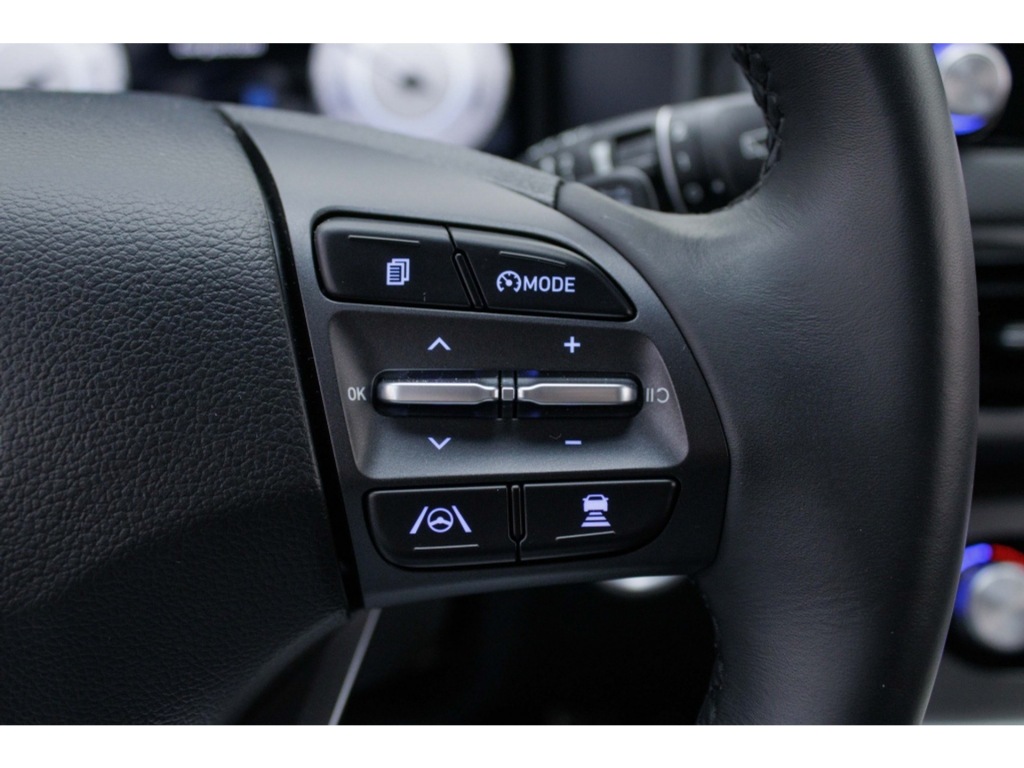 HYUNDAI-KONA-EV Fashion 64 kWh DEMO Private lease 569 p.m.