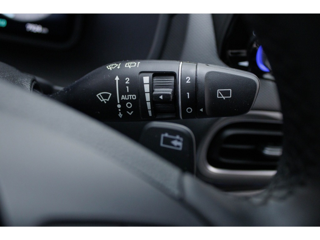 HYUNDAI-KONA-EV Fashion 64 kWh DEMO Private lease 569 p.m.