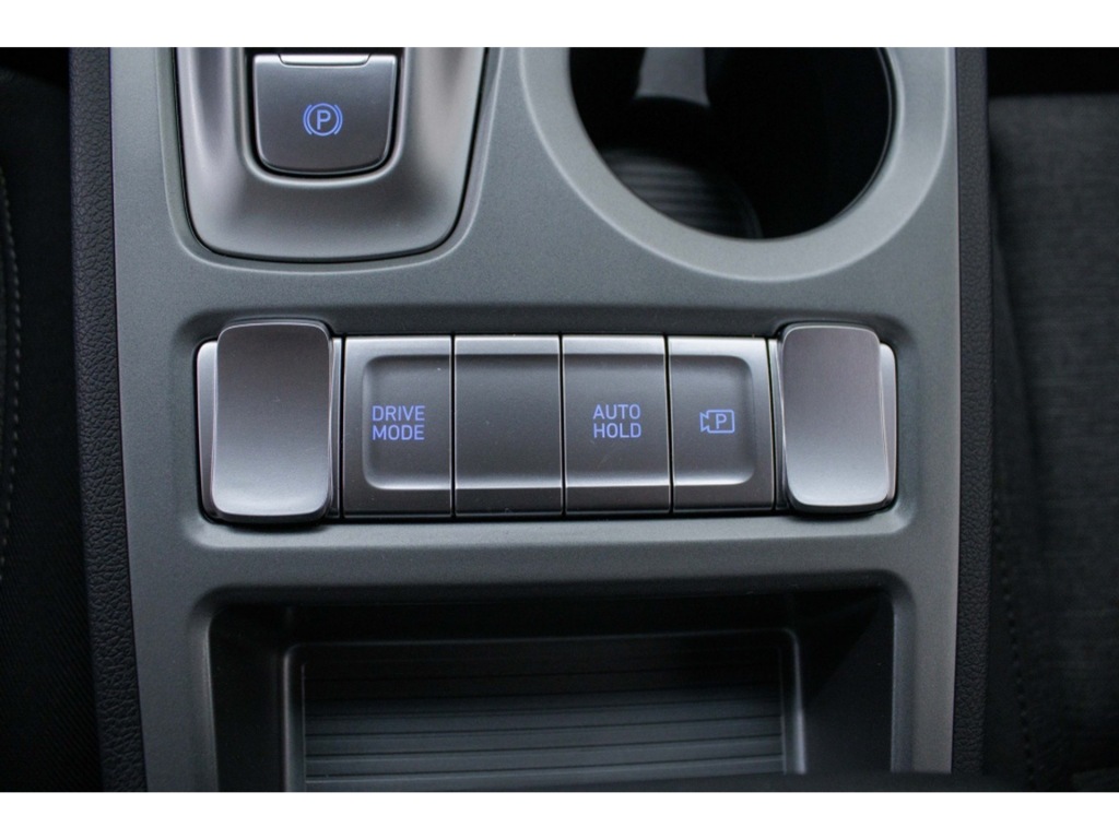 HYUNDAI-KONA-EV Fashion 64 kWh DEMO Private lease 569 p.m.