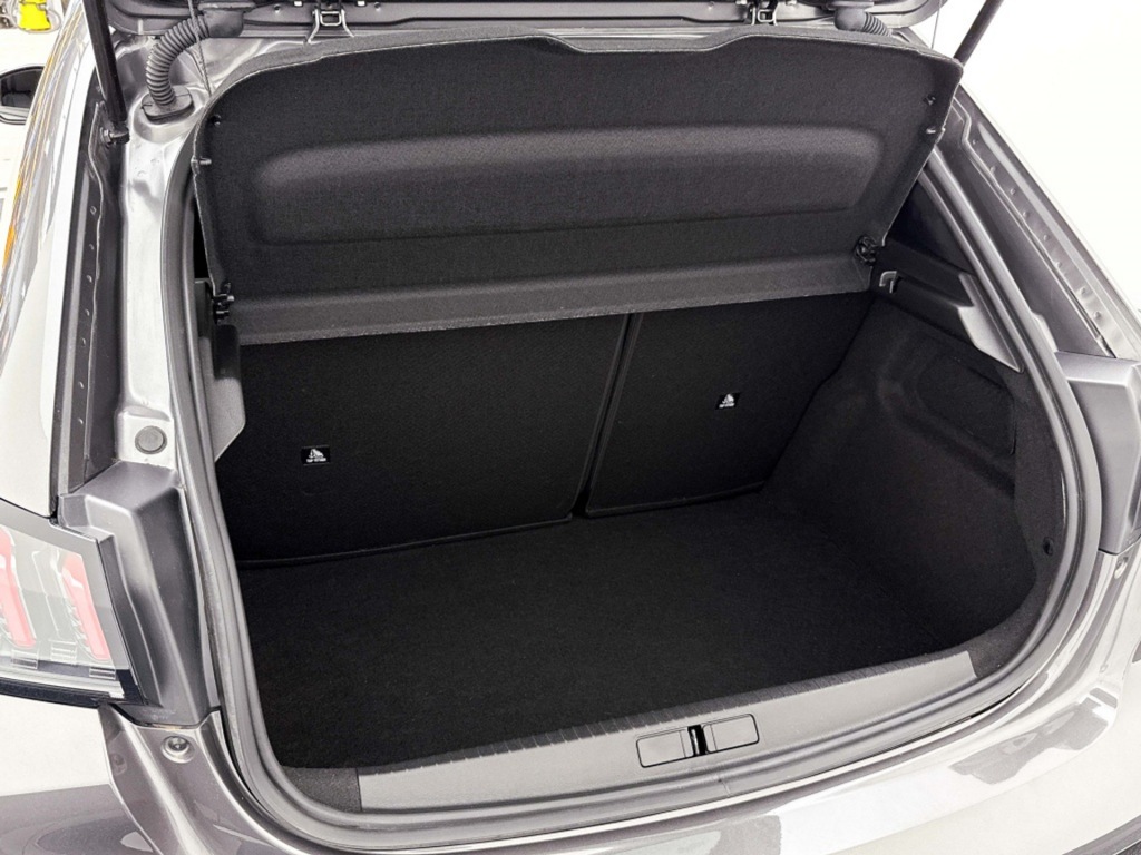 PEUGEOT-208-1.2 PT 100 Allure Private lease 389 pm