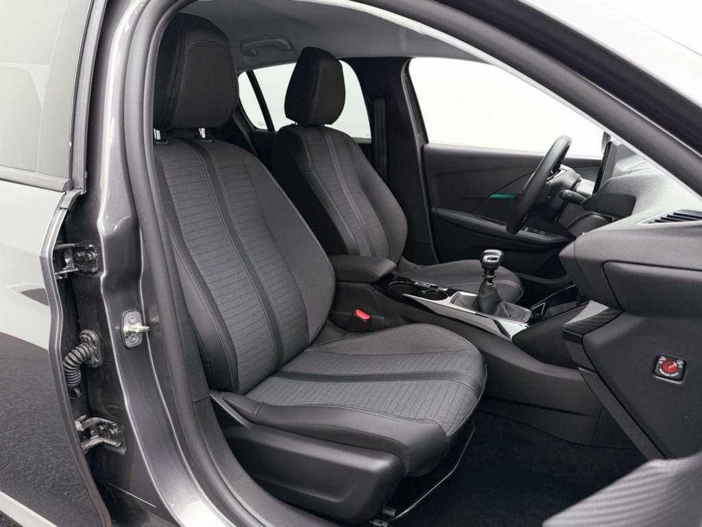 PEUGEOT-208-1.2 PT 100 Allure Private lease 389 pm