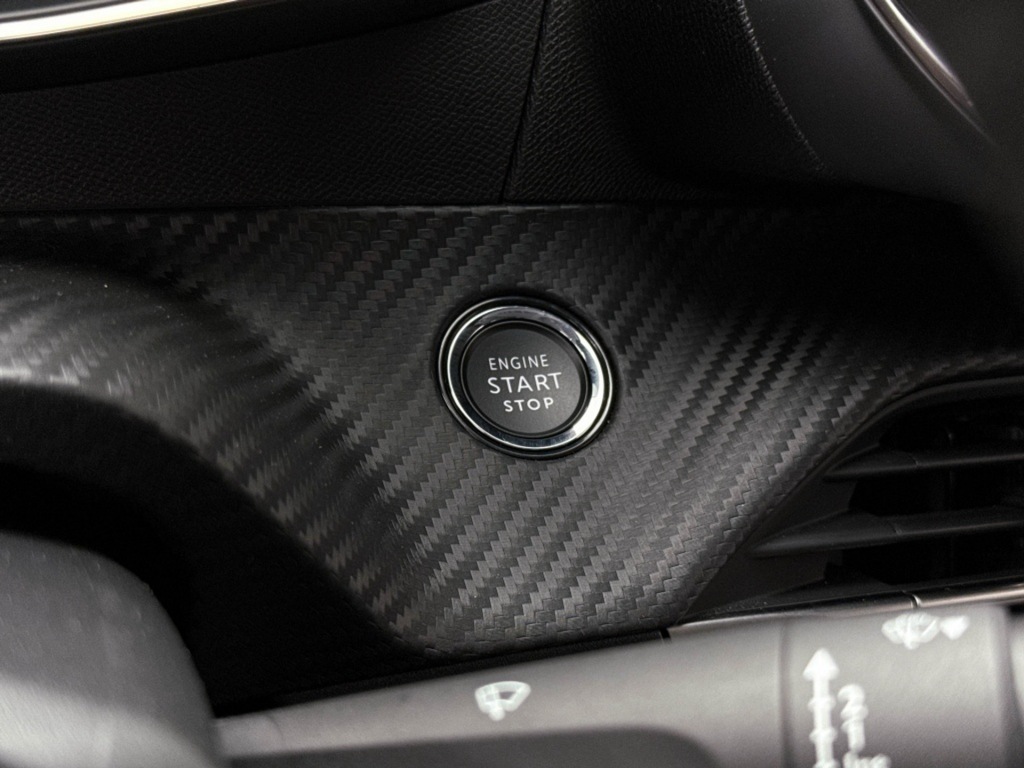 PEUGEOT-208-1.2 PT 100 Allure Private lease 389 pm