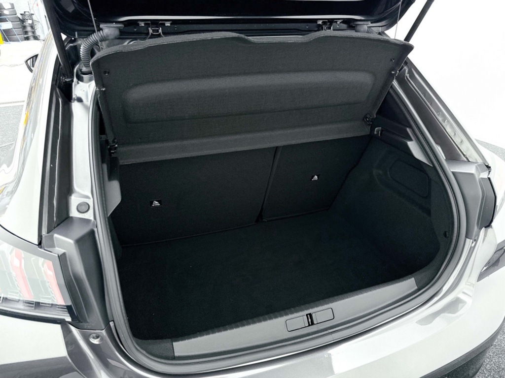 PEUGEOT-208-1.2PT 100PK GT Private lease 399 pm
