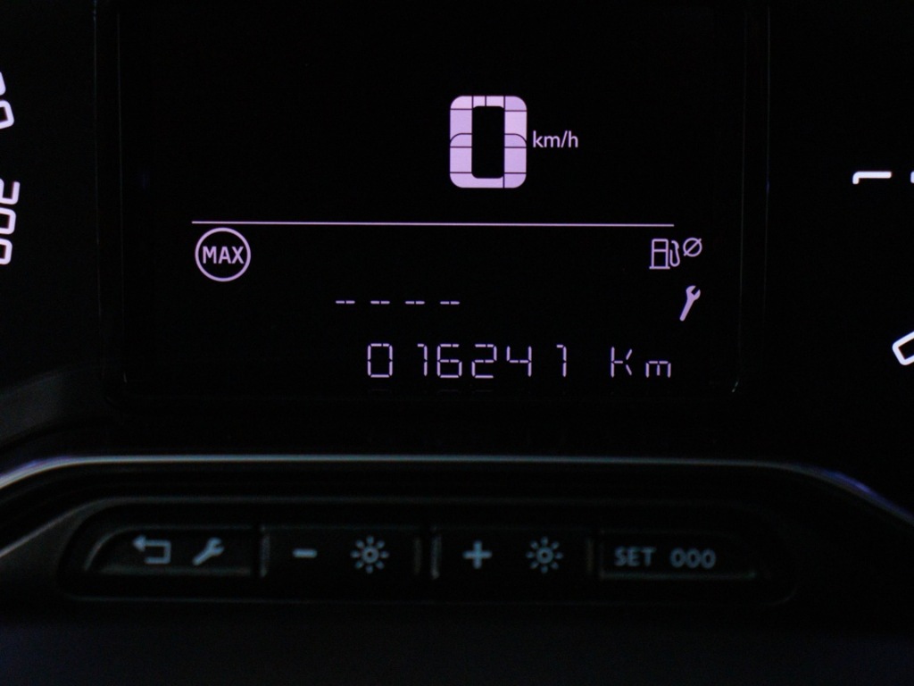 CITROEN-C3 AIRCROSS-1.2 PT S&S Plus Navigatie Private lease 429 p.m.