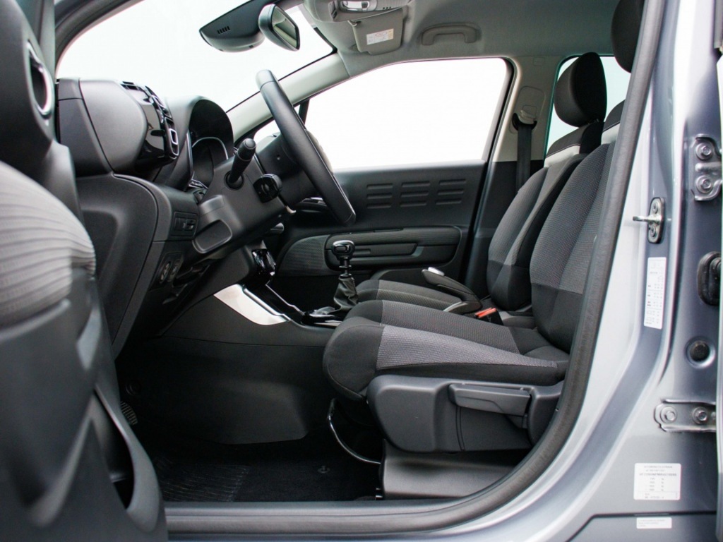 CITROEN-C3 AIRCROSS-1.2 PT S&S Plus Navigatie Private lease 429 p.m.
