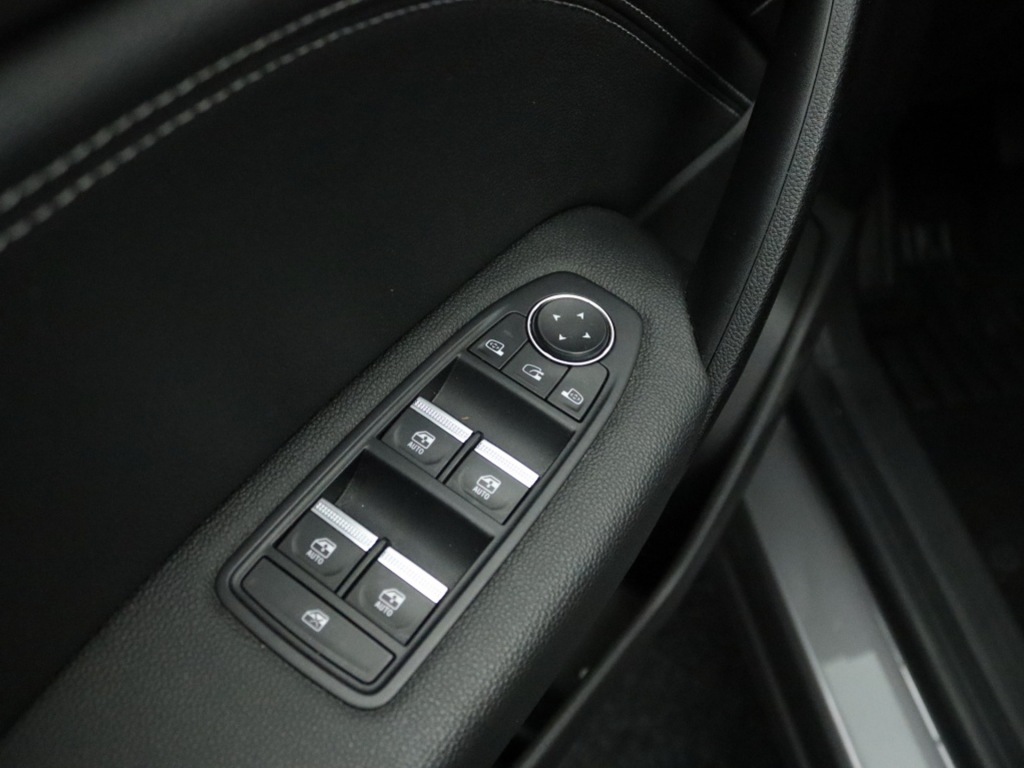 RENAULT-CAPTUR-1.0 TCe 90 techno Private lease 439 p.m.