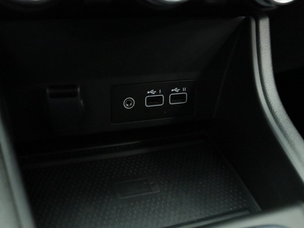 RENAULT-CAPTUR-1.0 TCe 90 techno Private lease 439 p.m.